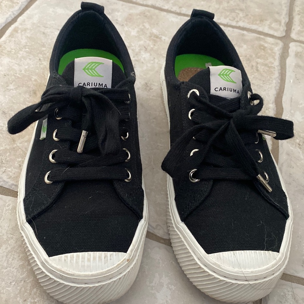 Cariuma black canvas shoes